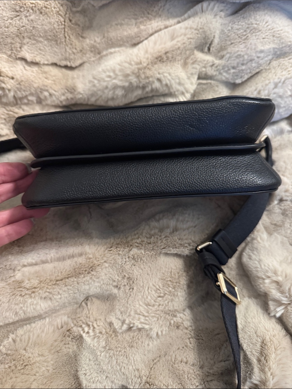 kate spade black leather crossbody with gold logo hardware - Picture 4 of 10